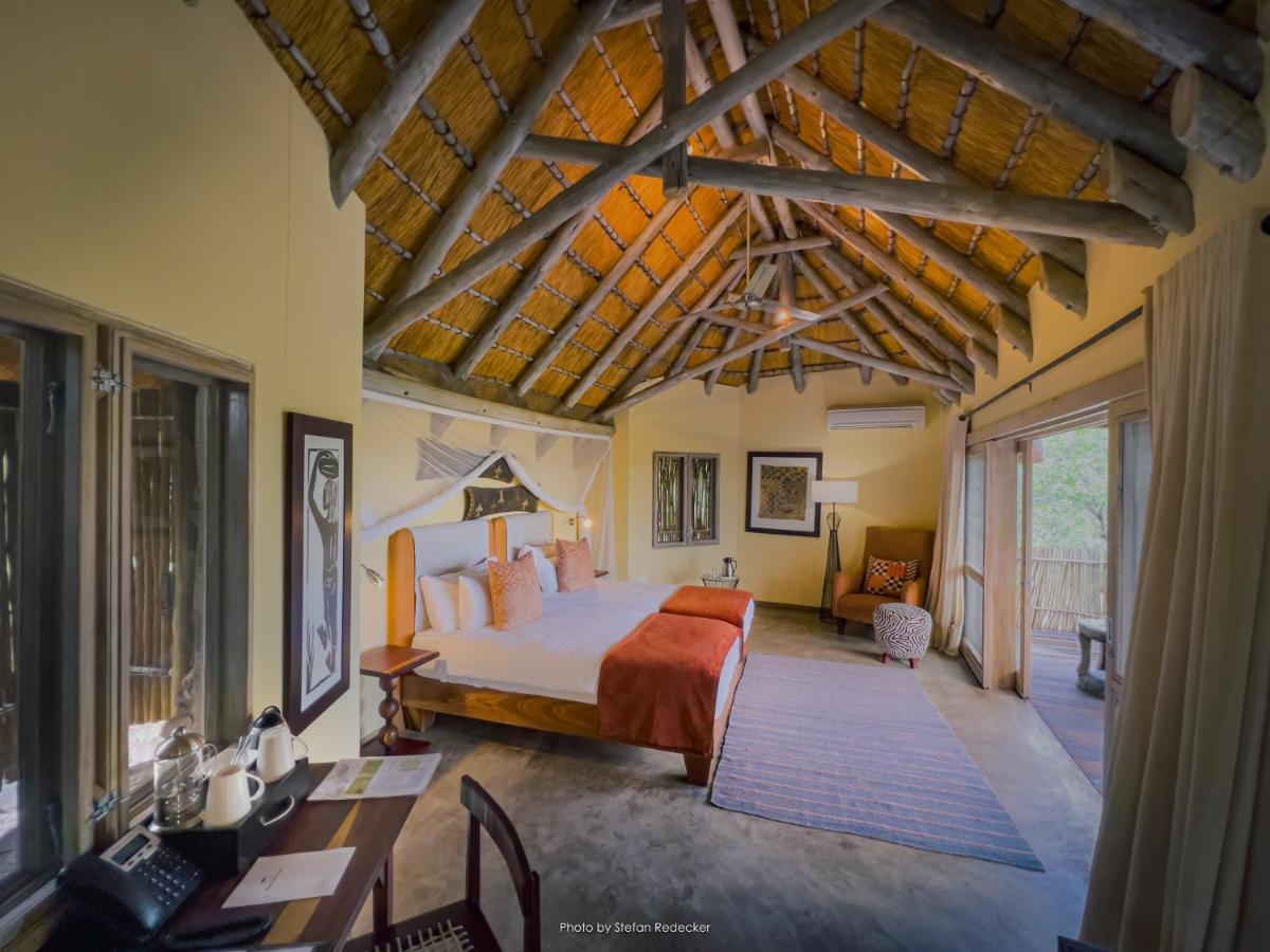 Ongava Lodge Okaukuejo Esterno foto